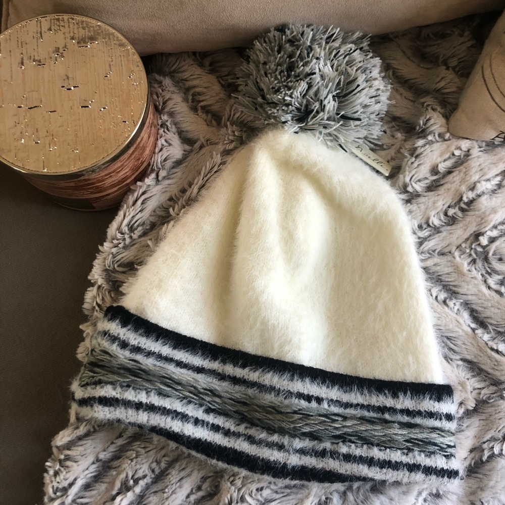 Simply Noelle Hat